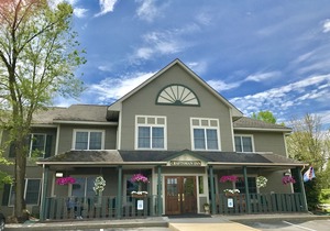 The Craftsman Inn & Suites