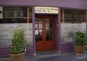 Le Montclair Montmartre by River