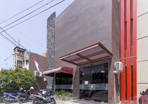 RedDoorz Near Pasar Pagi Cirebon