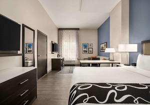 La Quinta Inn & Suites by Wyndham San Bernardino