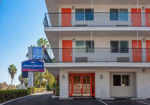 Howard Johnson by Wyndham San Diego Hotel Circle