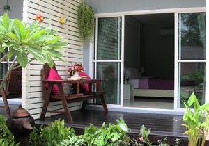 Baan Rim Klong Resort