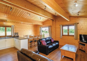 3 bedroom accommodation in Wenhaston, Halesworth