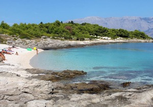 Two bedroom apartment near beach Puntinak, Brač (A-12255-a)