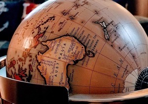 Cute and affordable 3BDR duplex in Overland Park for up to 10 people!