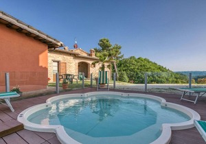 Borgo with mini pool in the Apennines, unspoiled nature, beautiful views