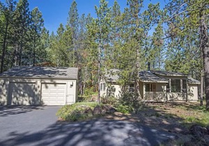 Modern, Single-Level Sunriver Home with Master Suite, Hot Tub!
