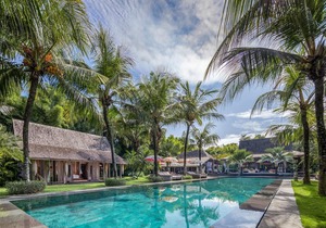 Charming Wooden 5 Bedroom Private Pool Villa