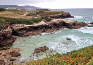 Apartment with mountain views, with pool and private parking