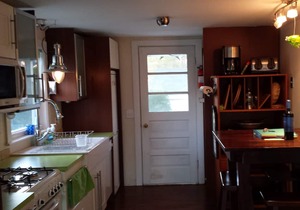 Great Beach Cottage Between 1st and 2nd Beaches