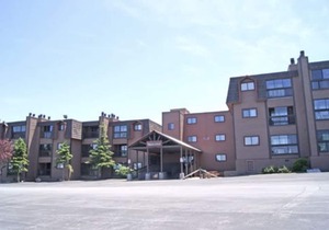 1BR Snowcrest Completely Renovated! Close to Slopes!