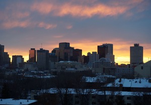Gorgeous Downtown Sunset Views! Minutes Away From So Much, Yet Nice And Quiet!