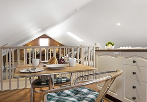 Old Mansfield Loft - gardens, gazebo and getaway