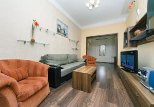One Bedroom 62 Krutyi Descent Near Khreshchatyk