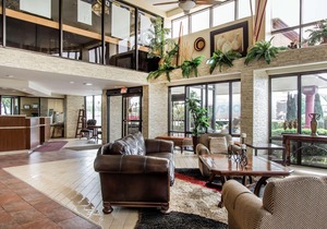 Clarion Hotel Broken Arrow