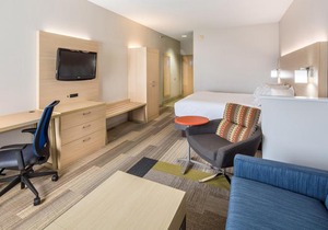 Holiday Inn Express Cedar Rapids - Collins Road