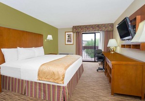 Days Inn & Suites by Wyndham Red Rock Gallup