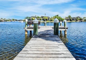 Noosa Entrance Waterfront Resort
