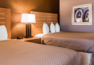 Quality Inn & Suites Warren - Detroit