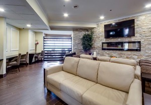 Monte Carlo Inn Vaughan Suites
