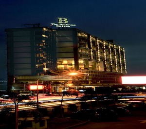 Aston Bellevue Radio Dalam 