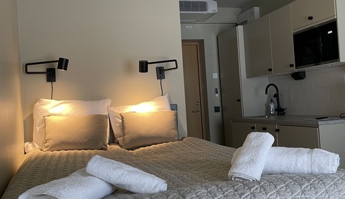 Gardenview Studio (1006)