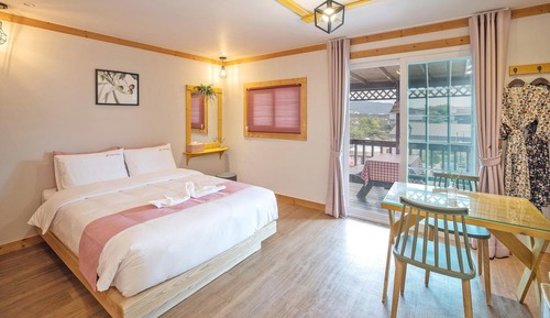 Basic Room, 1 Bedroom (206(with Pet,2nd floor))