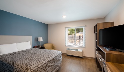 Room, 1 Queen Bed, Accessible, Non Smoking (Accessible Tub)