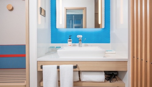 Standard Room, 1 King Bed