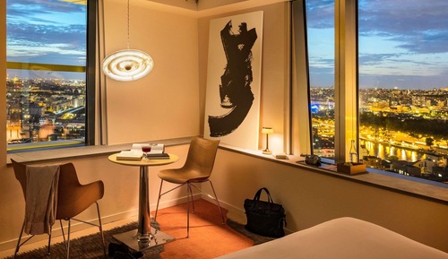 Executive Room, 1 King Bed, Corner (Panoramic Paris Eiffel Tower)