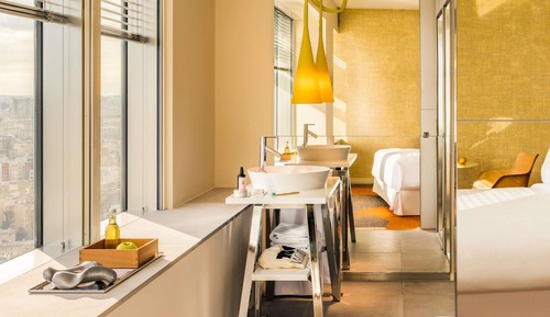 Deluxe Room, 1 King Bed, Terrace