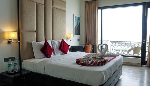 Deluxe Double or Twin Room, Valley View