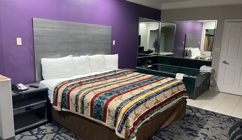 Suite, 1 King Bed, Non Smoking, Jetted Tub