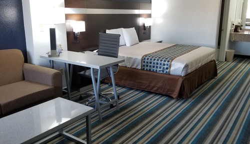 Standard Suite, 1 King Bed, Non Smoking