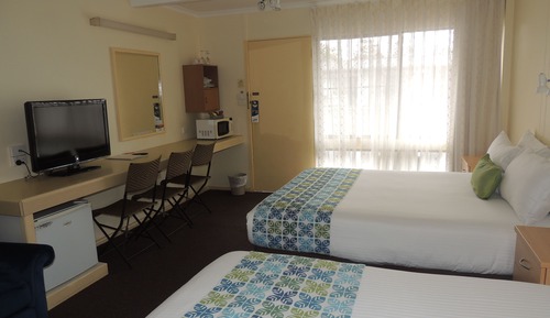 Standard Room, Multiple Beds, Non Smoking (one queen & one single bed) 