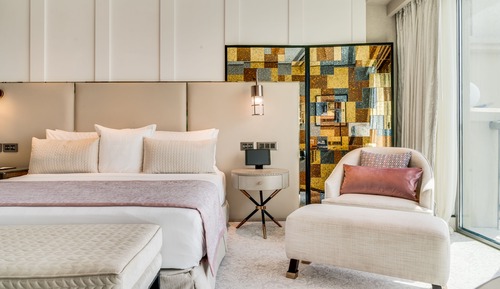 Club Room, 1 Queen Bed, City View, Tower