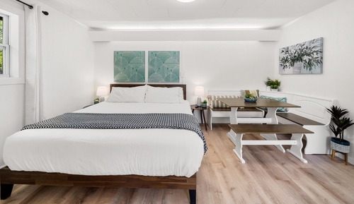 Premium Cabin, 1 King Bed