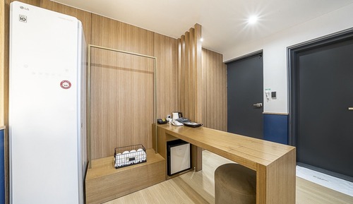 Room (VIP Double (with styler Netflix avail)