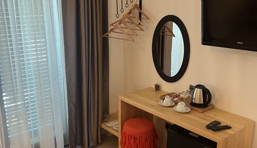 Economy Room