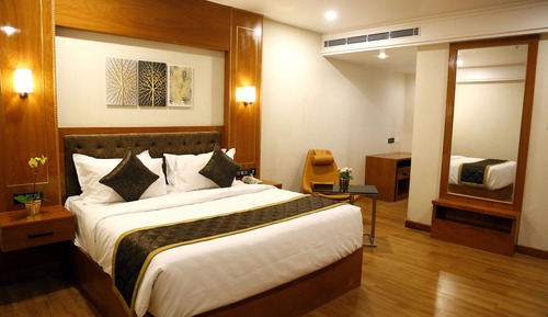 Deluxe Double or Twin Room