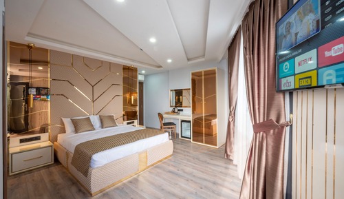 Deluxe Double or Twin Room