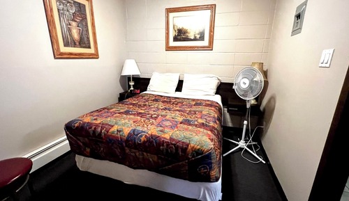 Single Kitchenette Room