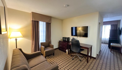 Suite, 1 King Bed, Non Smoking (Sitting Room)