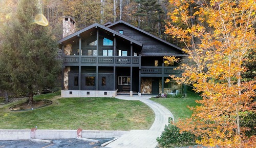 The Chalet Lodge - Private 4Bed/4Bath