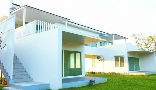 4 Bedrooms Villa