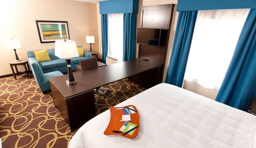 Studio, 1 King Bed, Refrigerator & Microwave