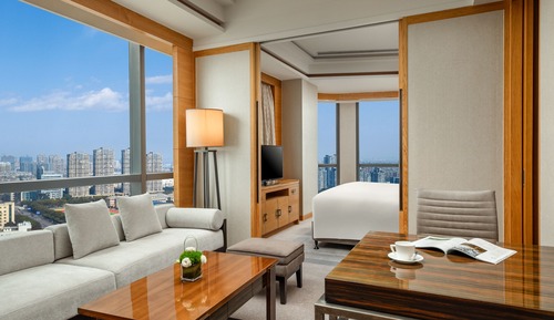 Superior Suite, 1 King Bed, Corner