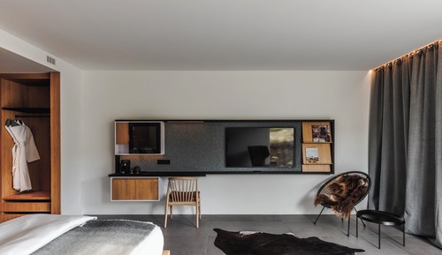 Suite (Lava)
