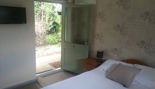 Standard Double Room, Ensuite, Garden View