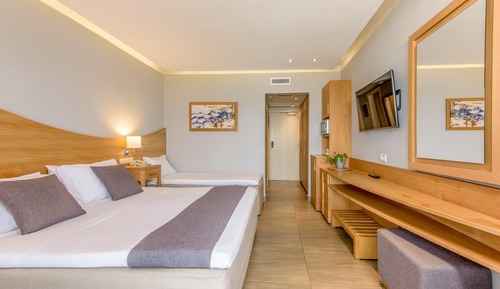 Superior Double Room, Private Pool, Garden View